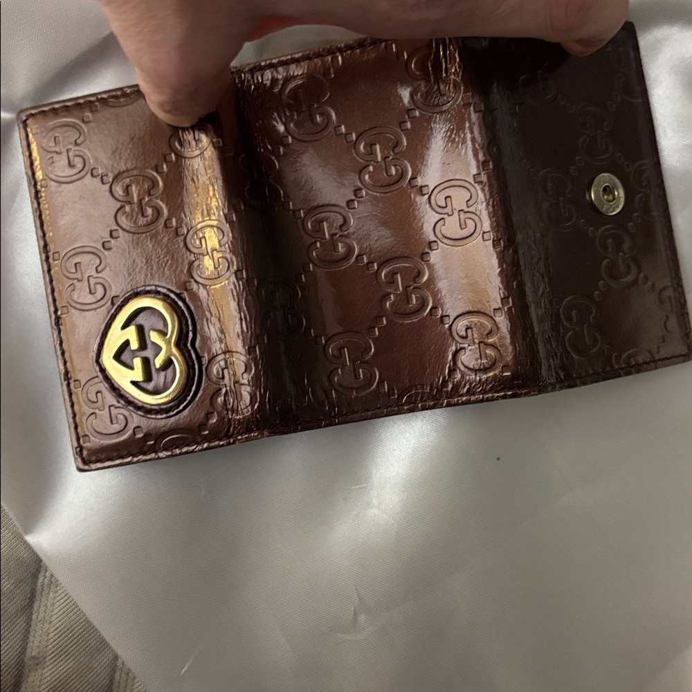 Gucci Chocolate Brown Key Holder with Logo - Picture 3 of 3